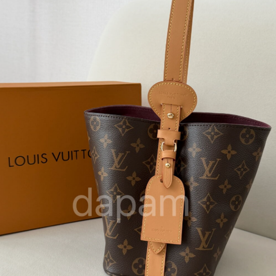 루이비통 올 인 BB 버킷백